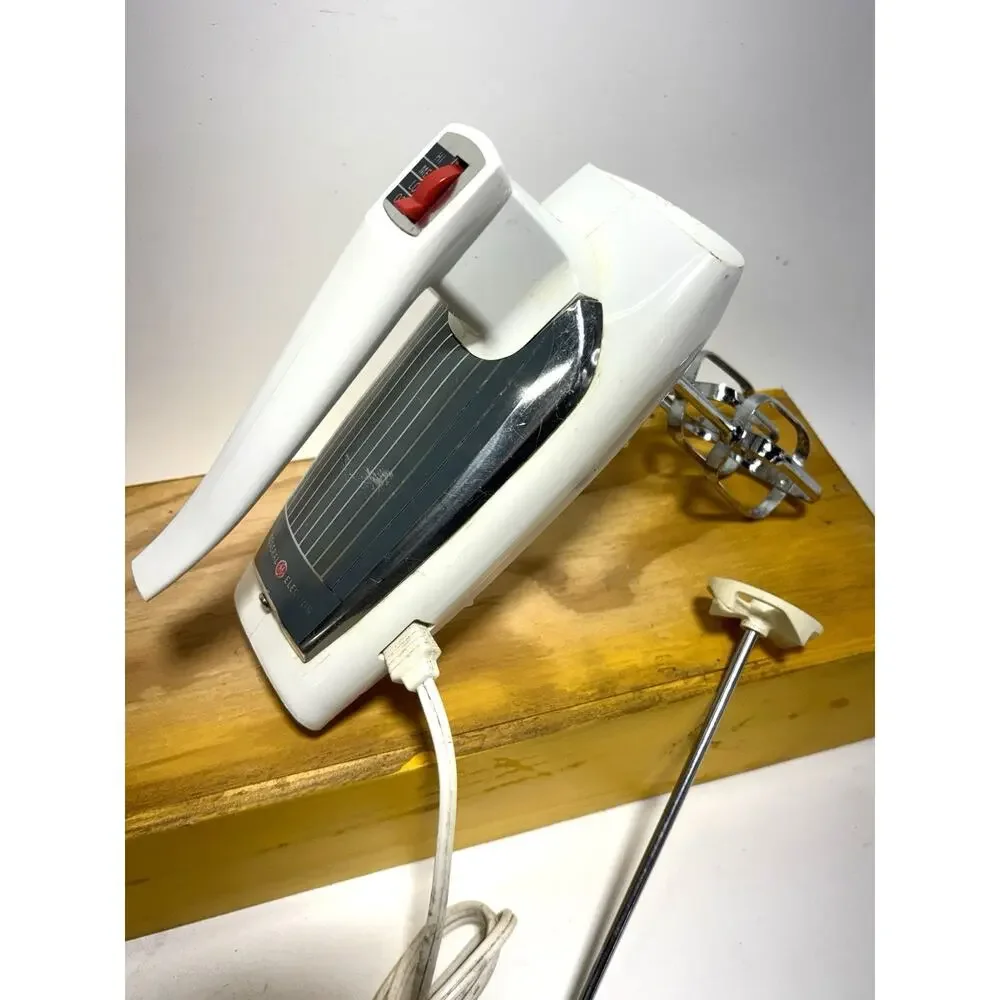 Vintage GE Hand Mixer M47 White Tested Working Mid Century USA